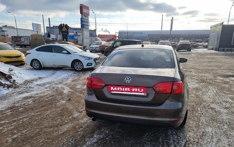 Volkswagen Jetta VI, 2013 год, 860 000 рублей, 2 фотография