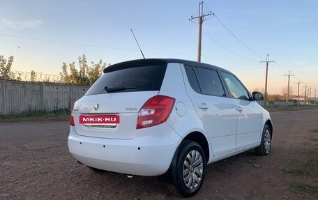 Skoda Fabia II, 2013 год, 900 000 рублей, 4 фотография