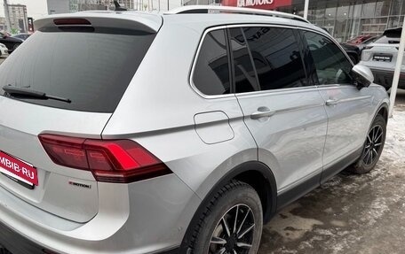 Volkswagen Tiguan II, 2018 год, 3 000 000 рублей, 2 фотография