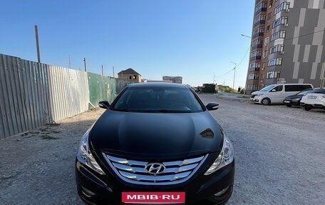 Hyundai Sonata VI, 2011 год, 1 550 000 рублей, 1 фотография