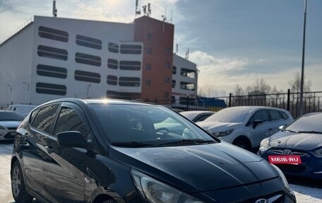 Hyundai Solaris II рестайлинг, 2011 год, 590 000 рублей, 3 фотография