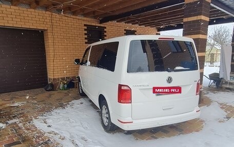 Volkswagen Caravelle T6 рестайлинг, 2017 год, 3 400 000 рублей, 4 фотография