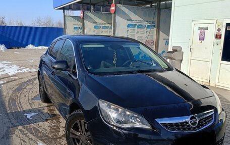 Opel Astra J, 2010 год, 987 000 рублей, 2 фотография