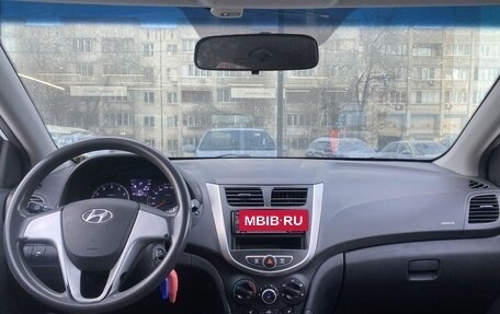 Hyundai Solaris II рестайлинг, 2011 год, 805 000 рублей, 12 фотография