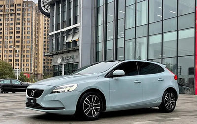 Volvo V40 II рестайлинг, 2018 год, 1 820 000 рублей, 1 фотография