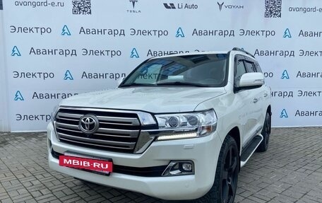 Toyota Land Cruiser 200, 2015 год, 5 690 000 рублей, 2 фотография