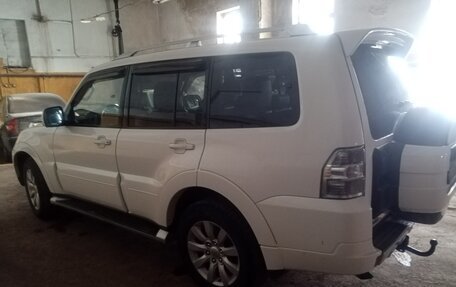 Mitsubishi Pajero IV, 2011 год, 2 000 000 рублей, 7 фотография