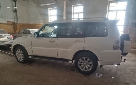 Mitsubishi Pajero IV, 2011 год, 2 000 000 рублей, 9 фотография