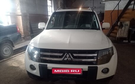 Mitsubishi Pajero IV, 2011 год, 2 000 000 рублей, 13 фотография