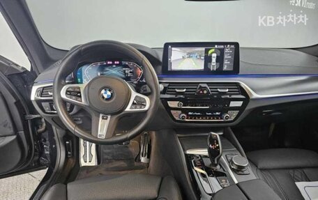 BMW 5 серия, 2022 год, 3 850 000 рублей, 8 фотография