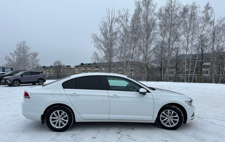 Volkswagen Passat B8 рестайлинг, 2016 год, 1 740 000 рублей, 5 фотография