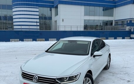 Volkswagen Passat B8 рестайлинг, 2016 год, 1 740 000 рублей, 3 фотография