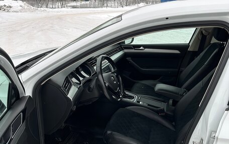 Volkswagen Passat B8 рестайлинг, 2016 год, 1 740 000 рублей, 8 фотография