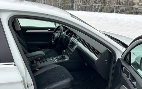 Volkswagen Passat B8 рестайлинг, 2016 год, 1 740 000 рублей, 10 фотография