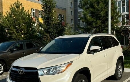 Toyota Highlander III, 2014 год, 2 900 000 рублей, 2 фотография