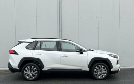 Toyota RAV4, 2024 год, 4 700 000 рублей, 1 фотография