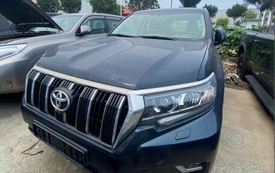 Toyota Land Cruiser Prado 150 рестайлинг 2, 2022 год, 7 290 000 рублей, 1 фотография