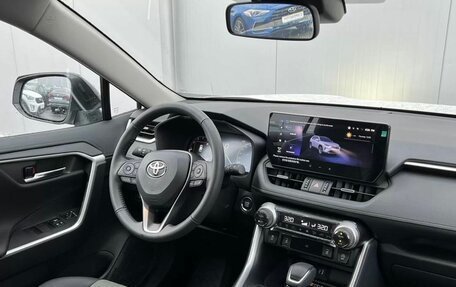 Toyota RAV4, 2024 год, 4 700 000 рублей, 7 фотография