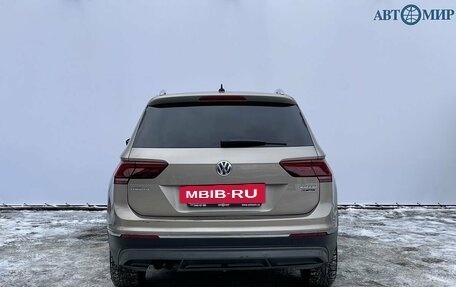 Volkswagen Tiguan II, 2017 год, 2 000 000 рублей, 6 фотография