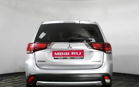 Mitsubishi Outlander III рестайлинг 3, 2015 год, 1 464 000 рублей, 6 фотография