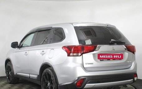 Mitsubishi Outlander III рестайлинг 3, 2015 год, 1 464 000 рублей, 7 фотография