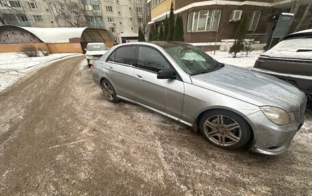 Mercedes-Benz E-Класс, 2012 год, 1 800 000 рублей, 2 фотография