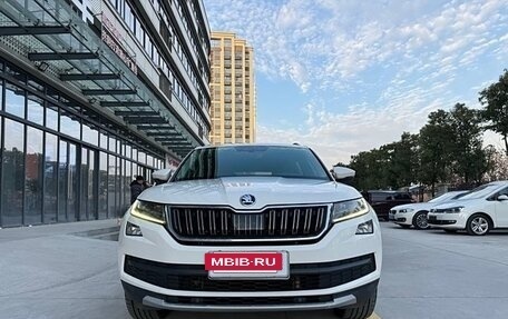 Skoda Kodiaq I, 2021 год, 1 800 000 рублей, 2 фотография