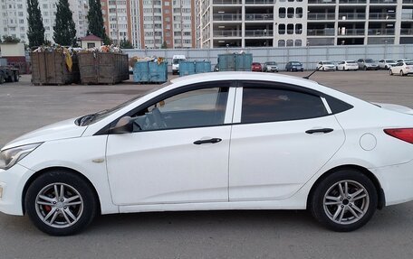 Hyundai Solaris II рестайлинг, 2014 год, 580 000 рублей, 1 фотография