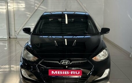 Hyundai Solaris II рестайлинг, 2011 год, 800 000 рублей, 2 фотография