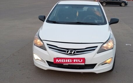 Hyundai Solaris II рестайлинг, 2014 год, 580 000 рублей, 2 фотография