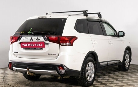 Mitsubishi Outlander III рестайлинг 3, 2018 год, 1 769 000 рублей, 5 фотография