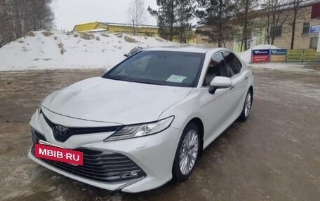 Toyota Camry, 2020 год, 4 000 000 рублей, 2 фотография