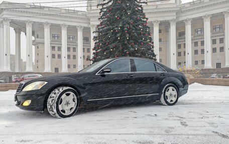 Mercedes-Benz S-Класс, 2006 год, 2 000 000 рублей, 1 фотография