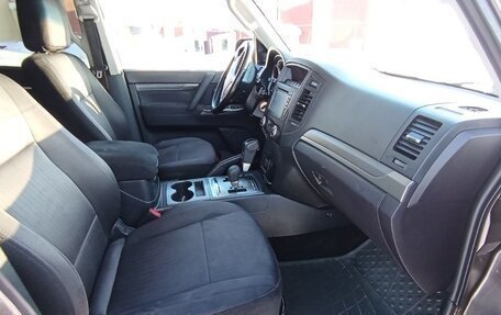 Mitsubishi Pajero IV, 2011 год, 2 800 000 рублей, 6 фотография