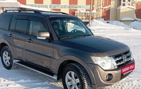 Mitsubishi Pajero IV, 2011 год, 2 800 000 рублей, 2 фотография