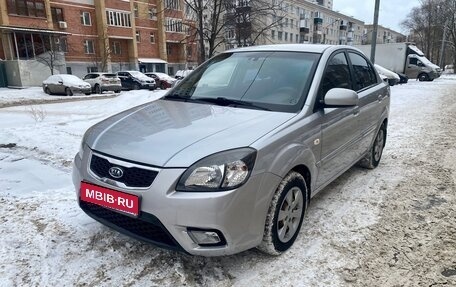 KIA Rio II, 2010 год, 740 000 рублей, 1 фотография