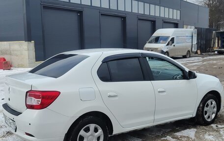 Renault Logan II, 2015 год, 700 000 рублей, 3 фотография