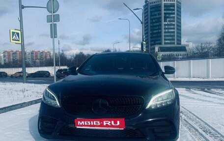 Mercedes-Benz C-Класс, 2018 год, 2 300 000 рублей, 1 фотография