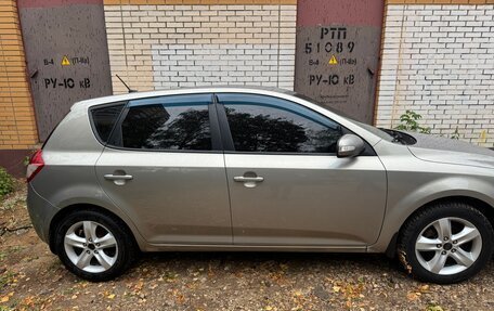 KIA cee'd I рестайлинг, 2011 год, 690 000 рублей, 3 фотография