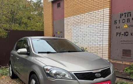 KIA cee'd I рестайлинг, 2011 год, 690 000 рублей, 6 фотография