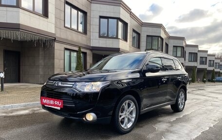 Mitsubishi Outlander III рестайлинг 3, 2012 год, 1 950 000 рублей, 3 фотография