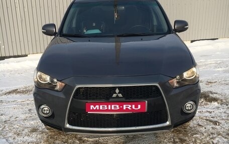 Mitsubishi Outlander III рестайлинг 3, 2011 год, 1 249 000 рублей, 1 фотография