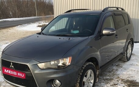 Mitsubishi Outlander III рестайлинг 3, 2011 год, 1 249 000 рублей, 2 фотография