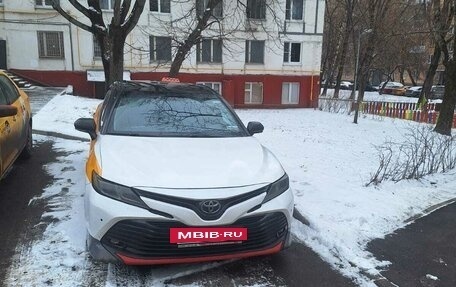 Toyota Camry, 2020 год, 1 850 000 рублей, 7 фотография