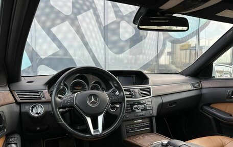 Mercedes-Benz E-Класс, 2012 год, 1 780 000 рублей, 3 фотография