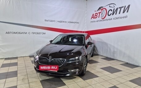 Skoda Superb III рестайлинг, 2019 год, 1 930 000 рублей, 3 фотография