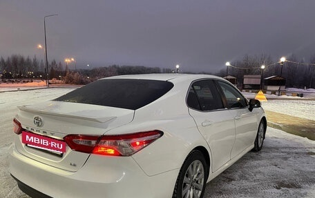 Toyota Camry, 2017 год, 2 500 000 рублей, 3 фотография