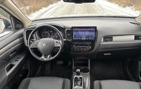 Mitsubishi Outlander III рестайлинг 3, 2016 год, 1 750 000 рублей, 11 фотография