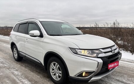 Mitsubishi Outlander III рестайлинг 3, 2016 год, 1 750 000 рублей, 3 фотография