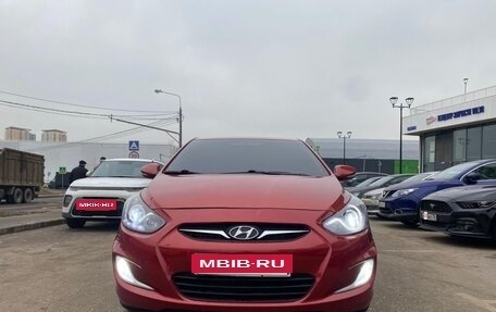 Hyundai Solaris II рестайлинг, 2011 год, 700 000 рублей, 2 фотография